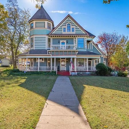 Four Winds Victorian Venue & Suites Bonham Exterior photo