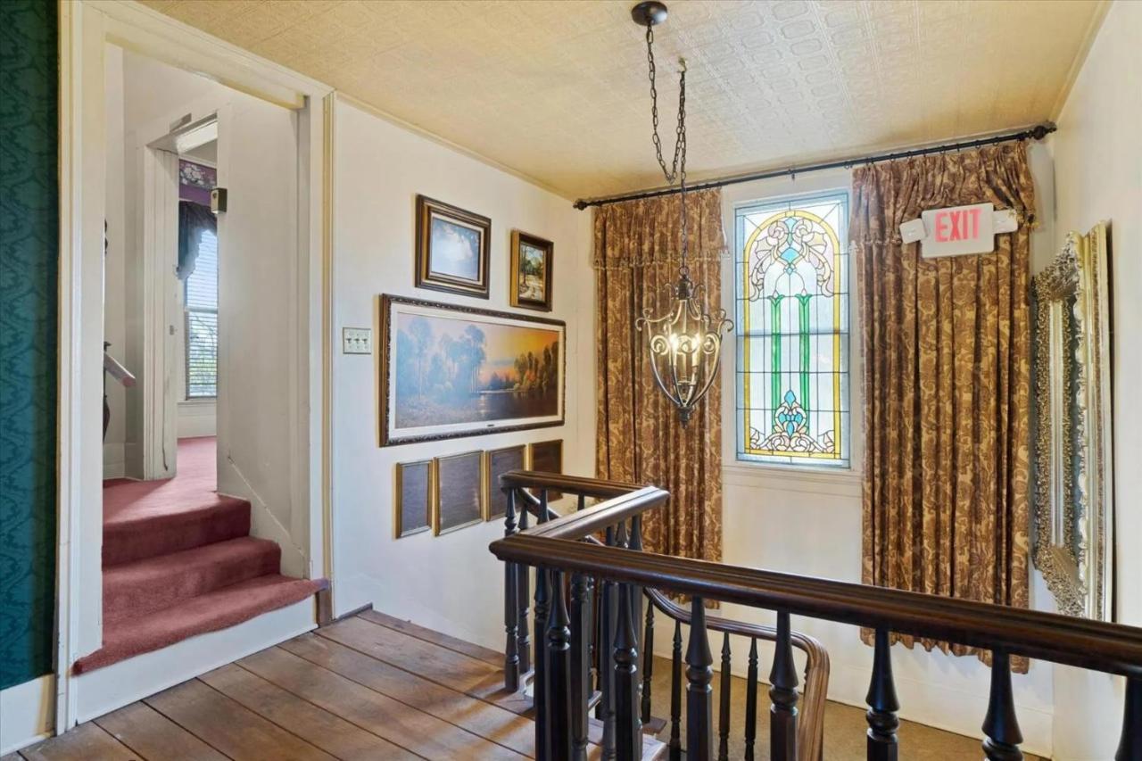 Four Winds Victorian Venue & Suites Bonham Exterior photo