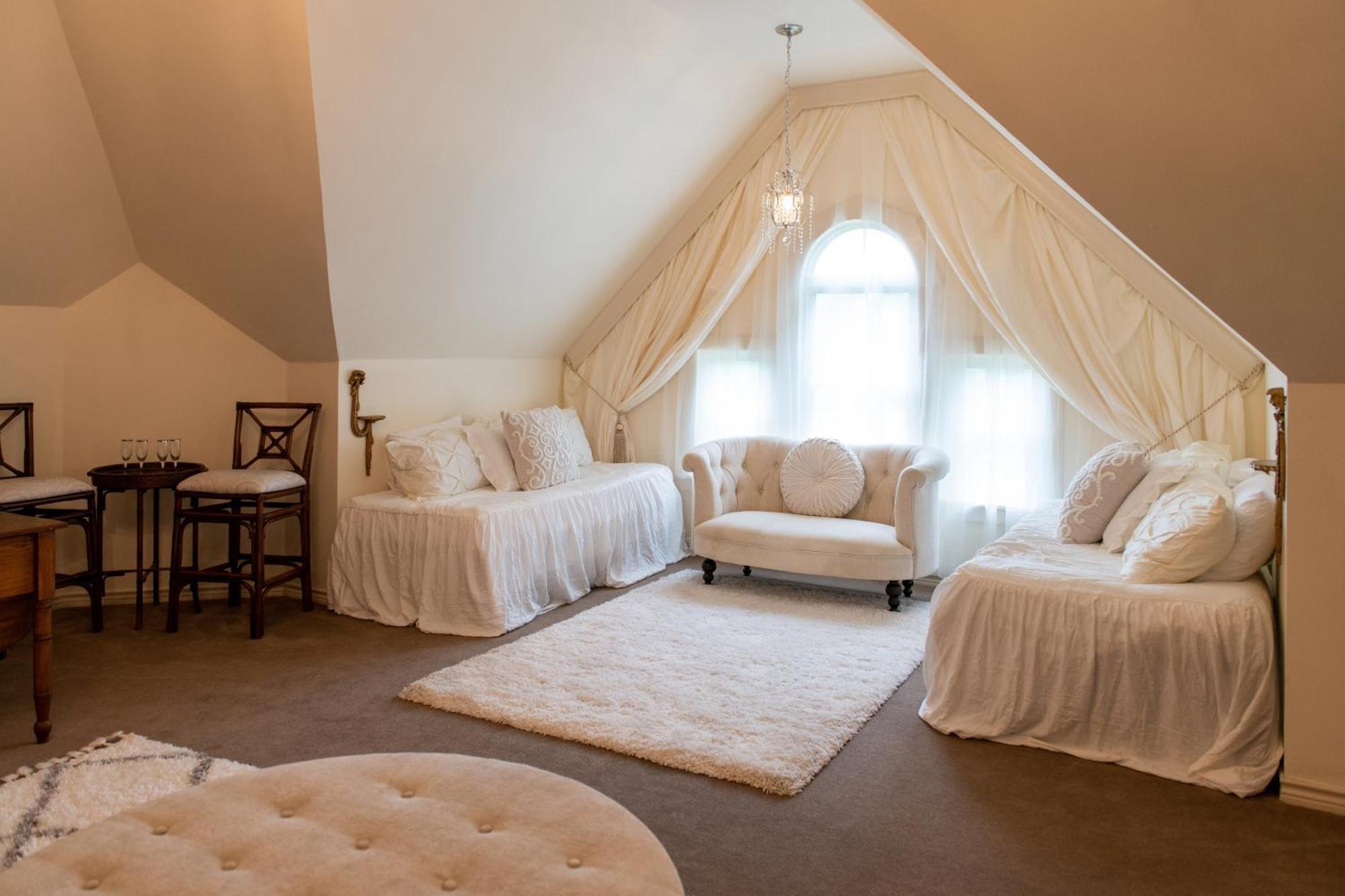 Four Winds Victorian Venue & Suites Bonham Room photo