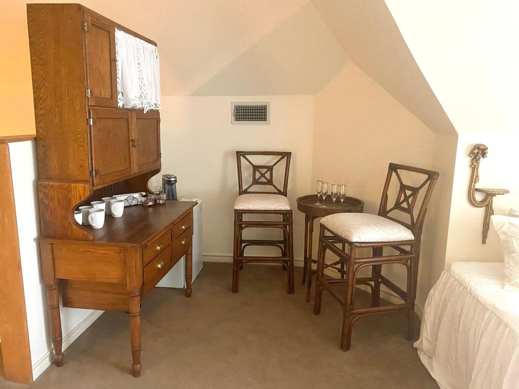 Four Winds Victorian Venue & Suites Bonham Room photo