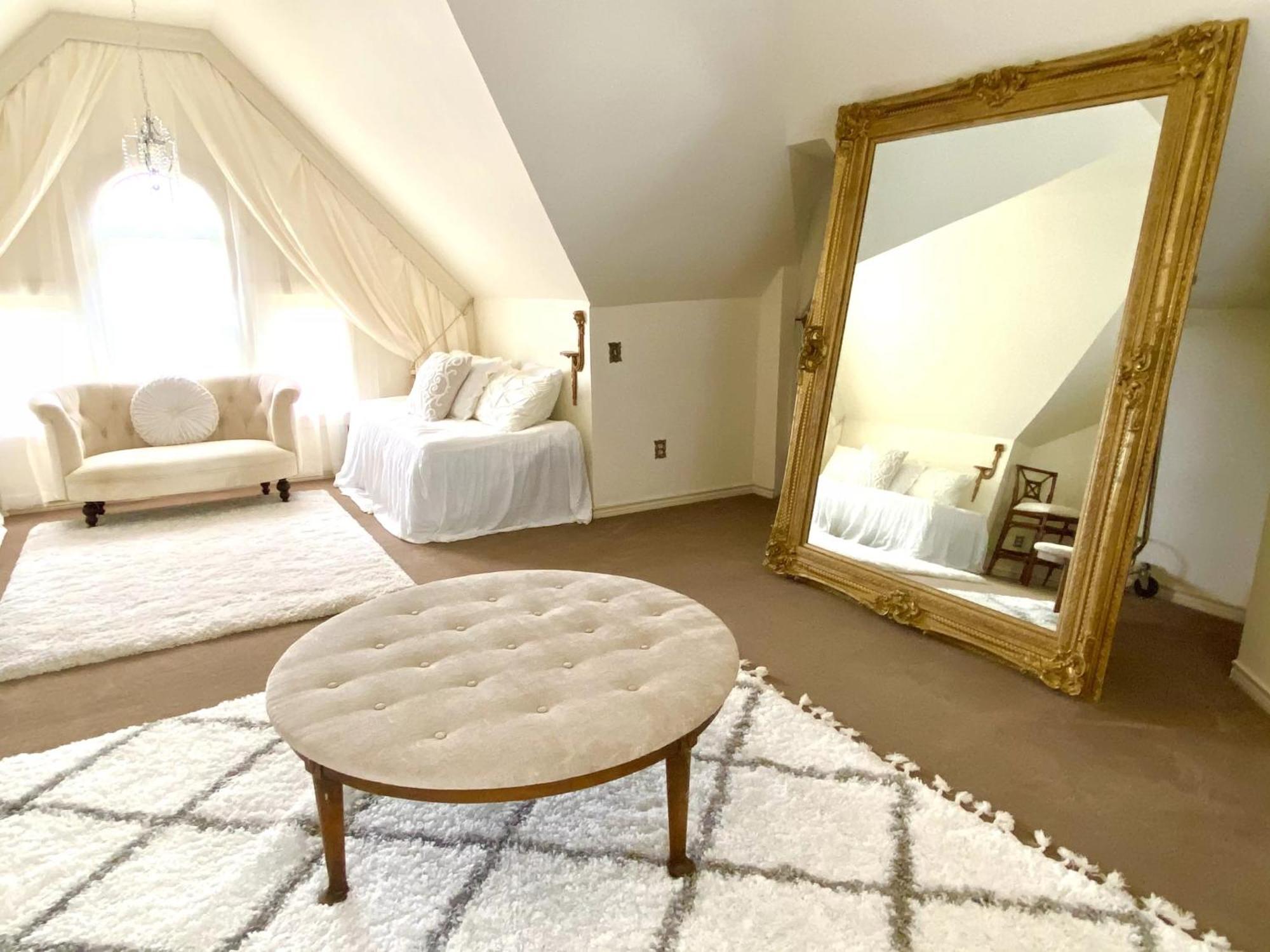 Four Winds Victorian Venue & Suites Bonham Room photo